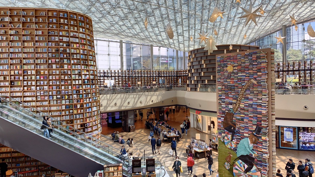购物中心中庭设计新尝试|一个“亏钱”图书馆，却拯救了一个购物中心