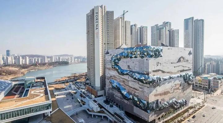 韩国最酷炫百货大楼Galleria，城市的“万花筒”