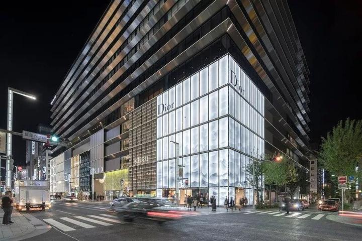 银座最大购物商场：GINZA SIX