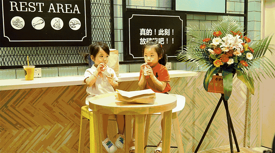 万维超市设计案例开业现场