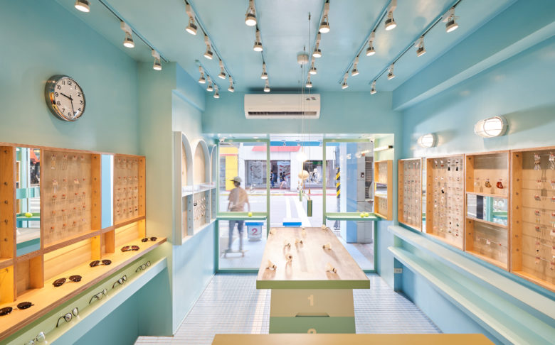 大面积撞色，小清新风的台湾运动超市设计，小资格调！