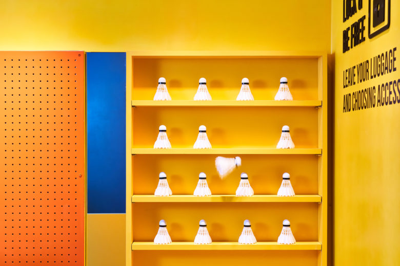 大面积撞色，小清新风的台湾运动超市设计，小资格调！