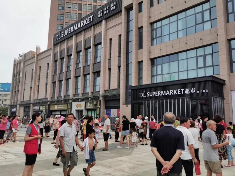 胖东来超市门头设计