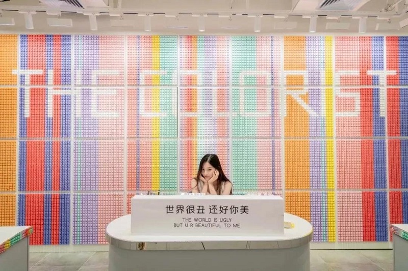 THE COLORIST调色师炫彩大胆的门店设计