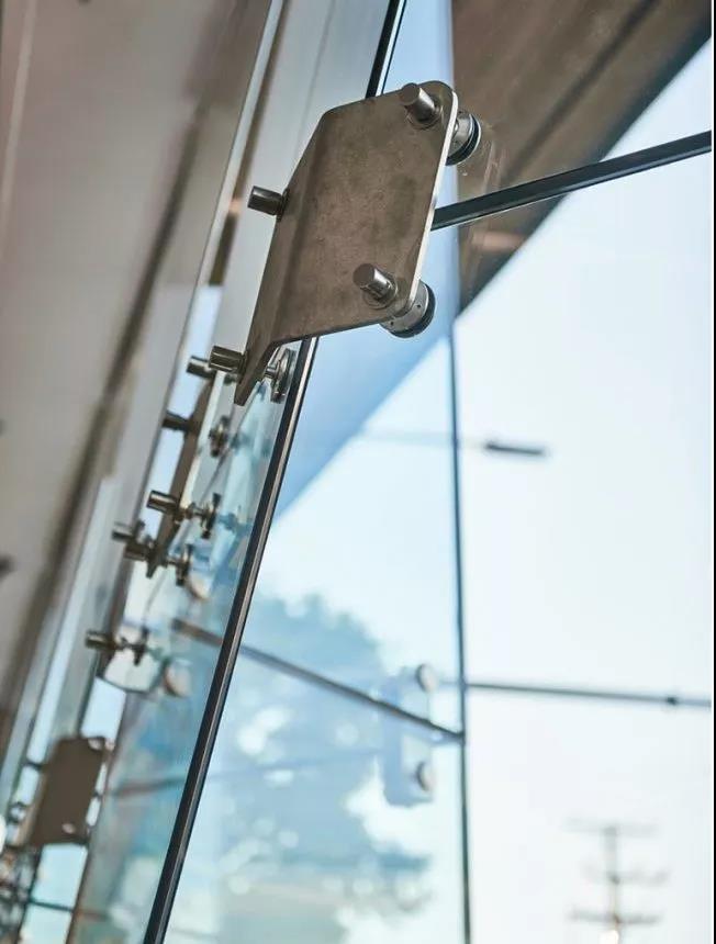 加拿大都铎之屋酒品店设计赏析